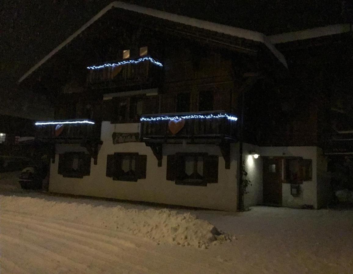 Bed And Breakfast Chalet Manava Morzine Exteriör bild