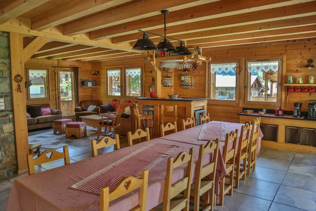 Bed And Breakfast Chalet Manava Morzine Exteriör bild