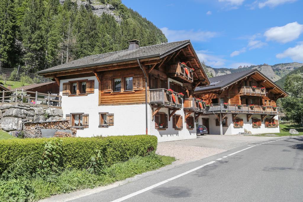Bed And Breakfast Chalet Manava Morzine Exteriör bild